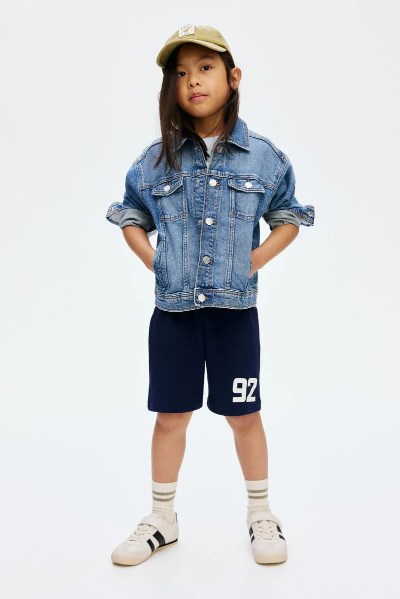 اتش اند ام شورت مزين بطبعة